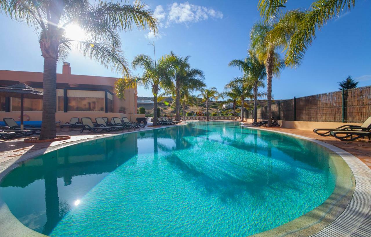 B27 - Luzbay 2 Bed Apartment *