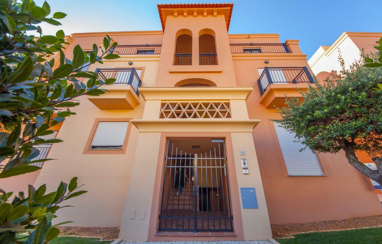 B27 - Luzbay 2 Bed Apartment