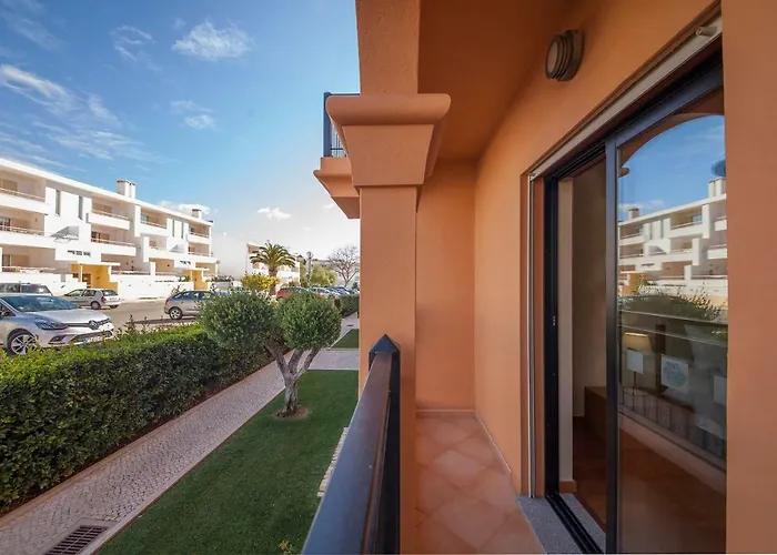 B27 - Luzbay 2 Bed Apartment