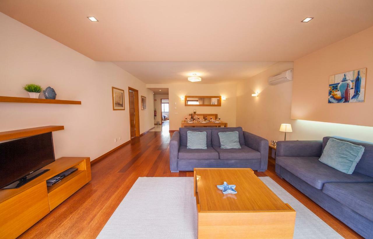 B27 - Luzbay 2 Bed Apartment *